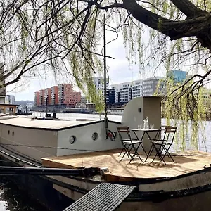 On Boat, Privat Pier, Free Parking Botel
